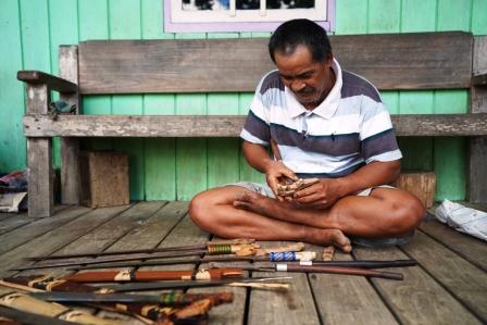 Pengrajin Mandau dari Kalimantan Timur